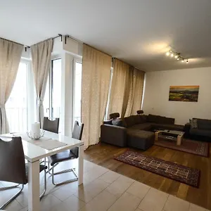 Appartement - High-quality In The Heart Of 3, Stuttgart